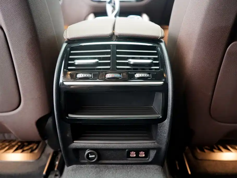 BMW 5 Series New Energy — миниатюра 19
