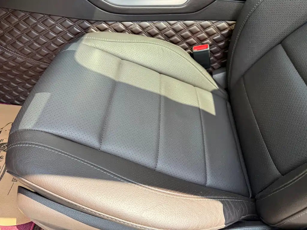 Mercedes-Benz GLE (Import) — миниатюра 22