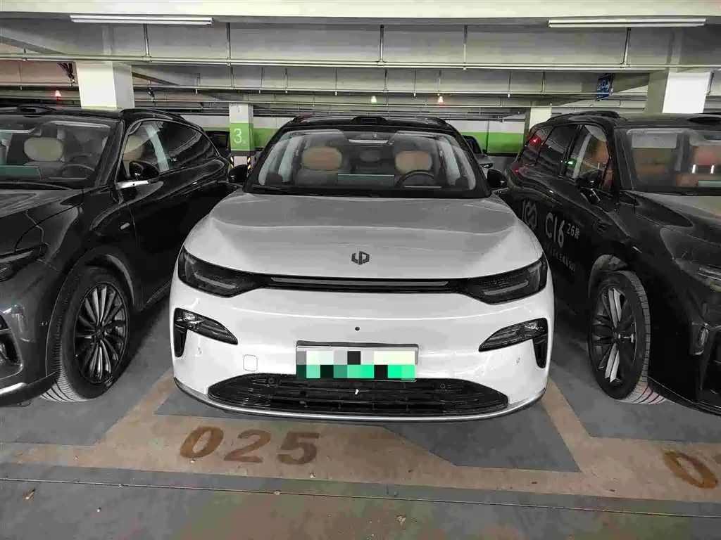 Leapmotor Leapmotor C11 — миниатюра 2