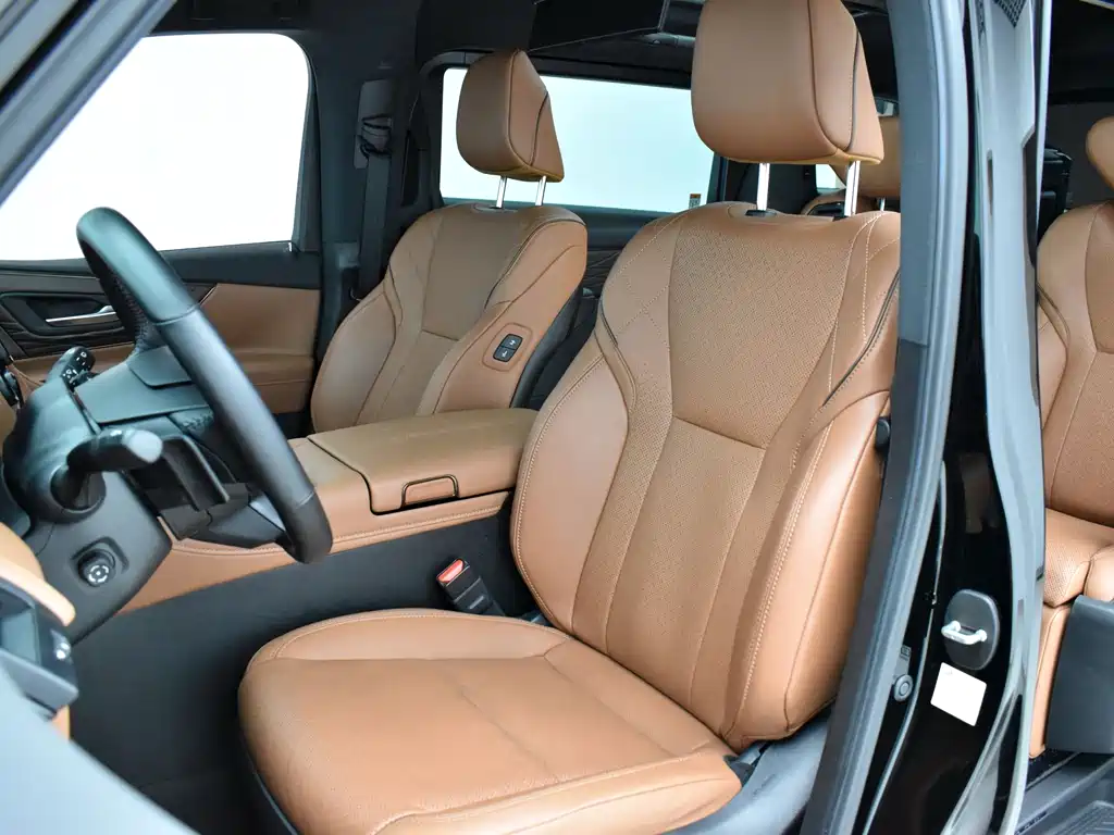 Toyota Alphard — миниатюра 17