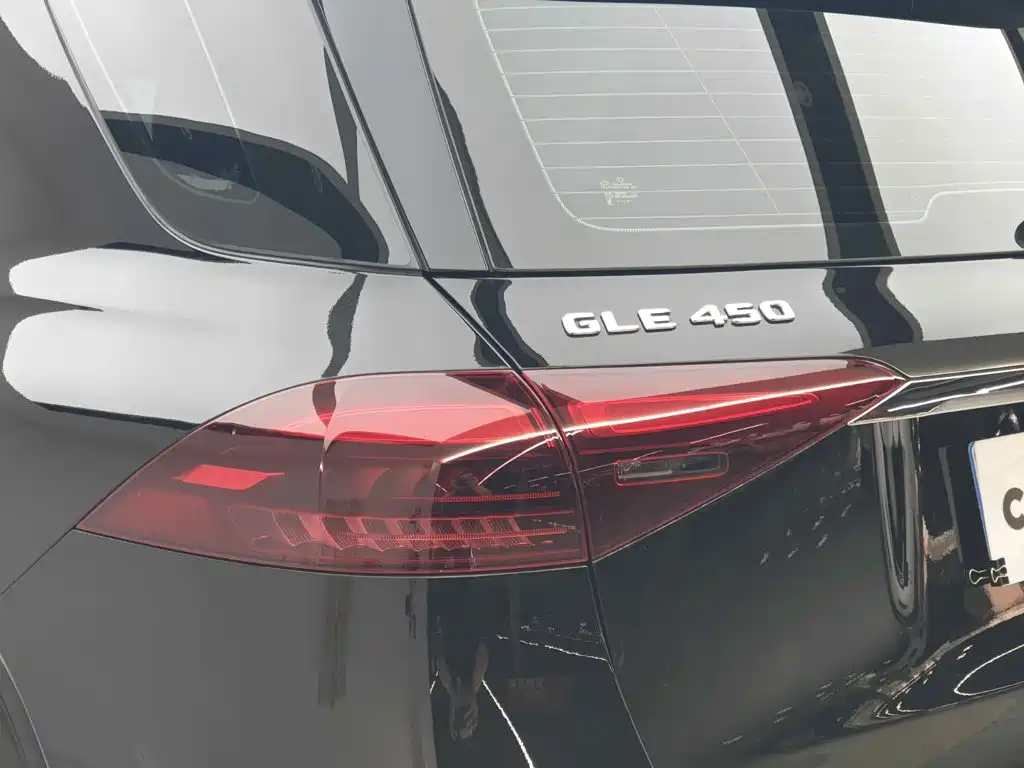 Mercedes-Benz GLE (Import) — миниатюра 10