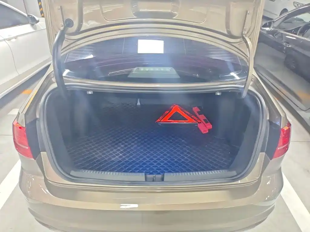 Volkswagen Sagitar — миниатюра 19