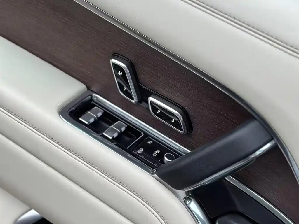 Land Rover Range Rover — миниатюра 18