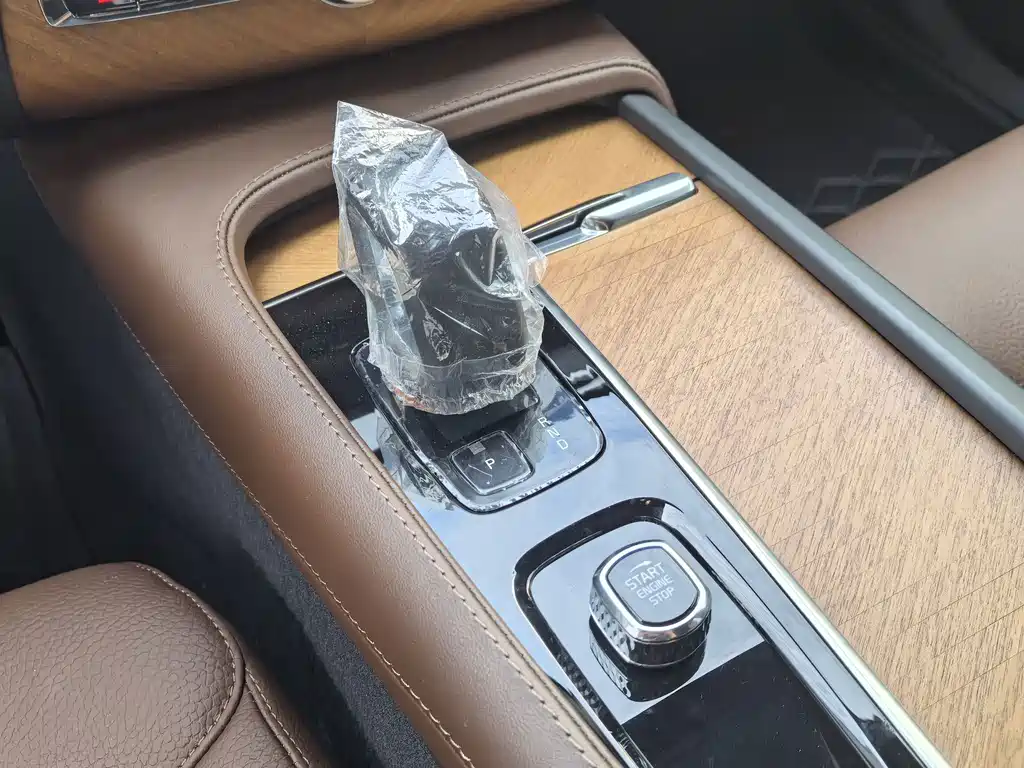Volvo XC90 — миниатюра 7