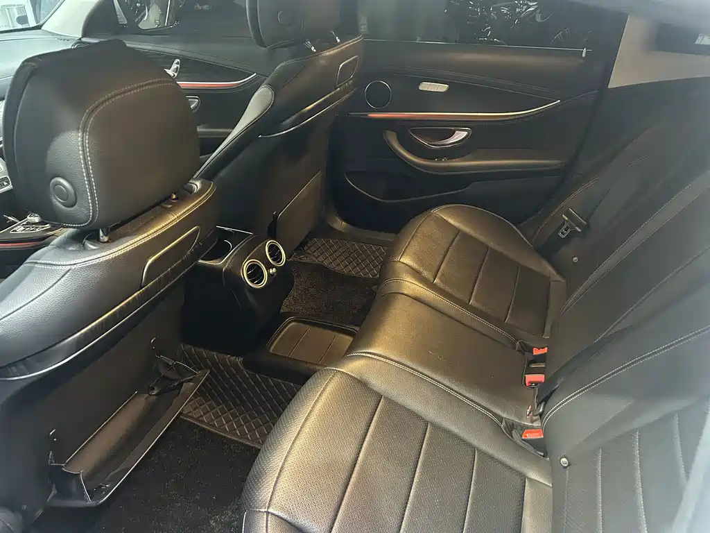Mercedes-Benz E-Class — миниатюра 4