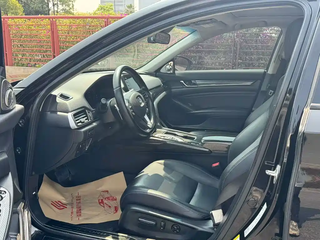 Honda Accord — миниатюра 6