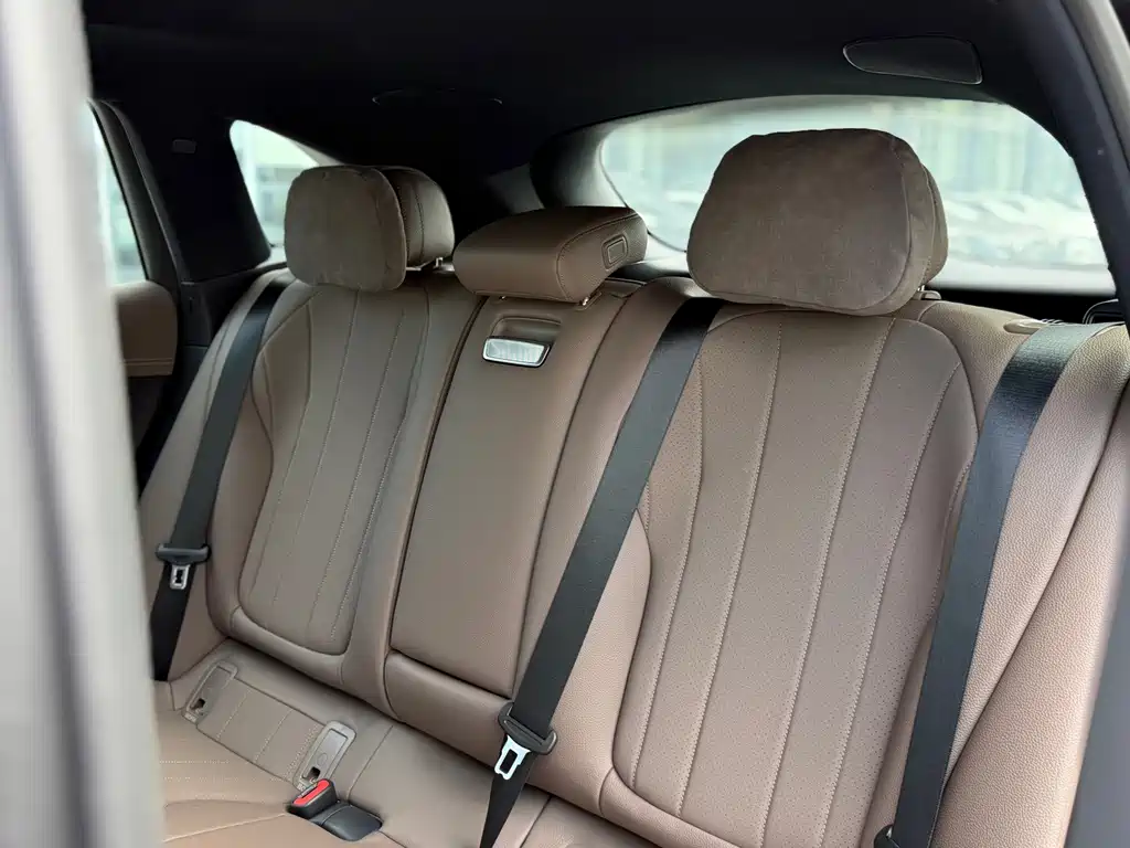 Mercedes-Benz EQE SUV — миниатюра 15
