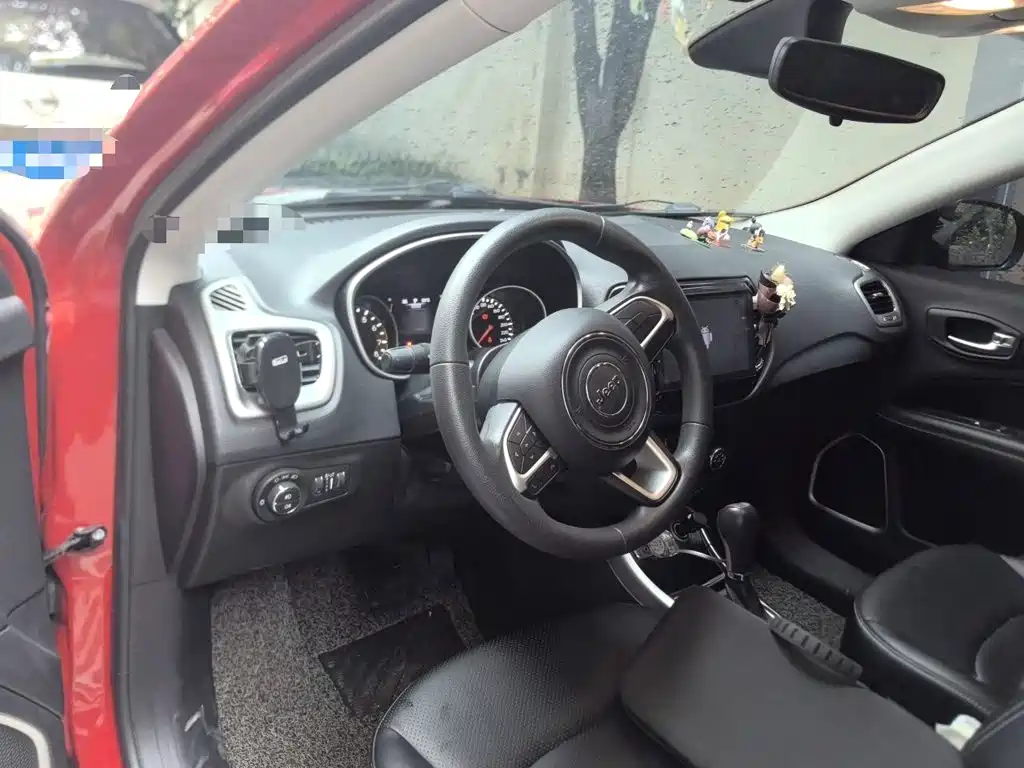 Jeep Compass — миниатюра 6