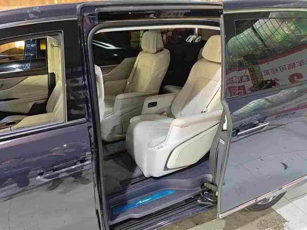 Buick GL8 Hybrid — миниатюра 8