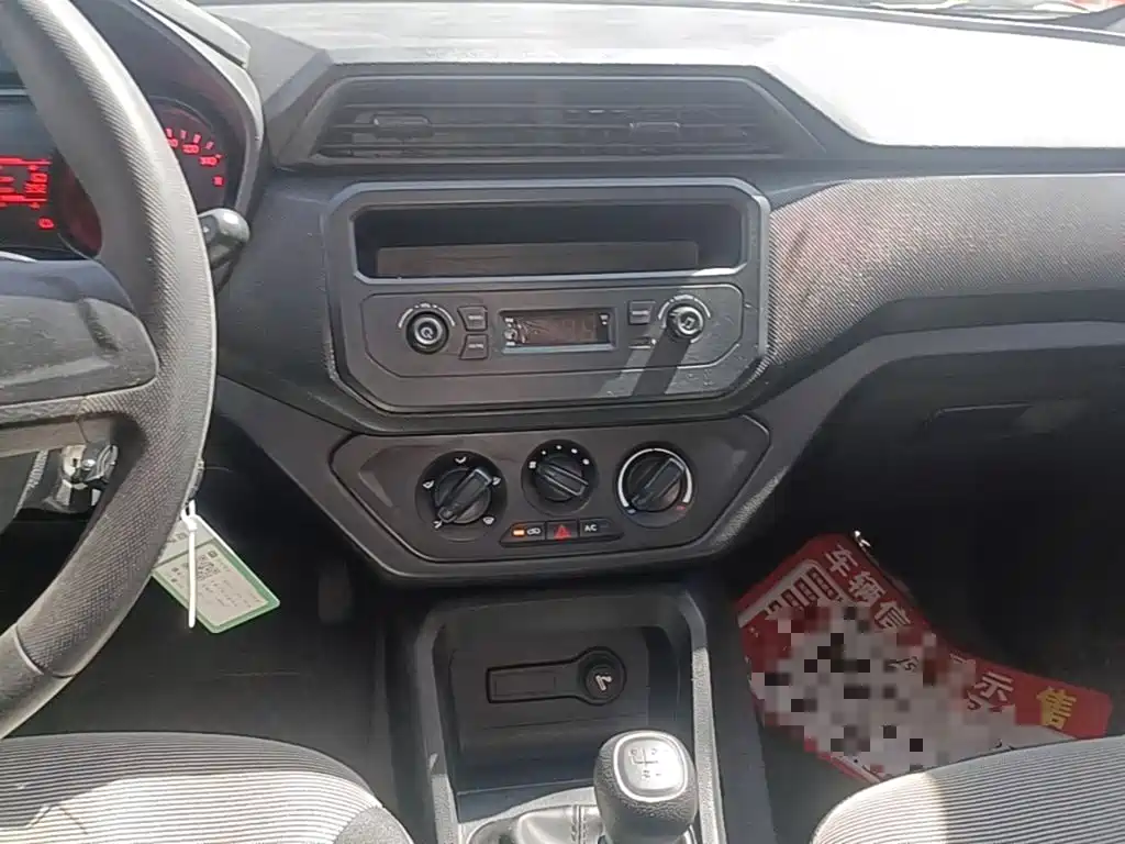 Wuling Hongguang — миниатюра 13