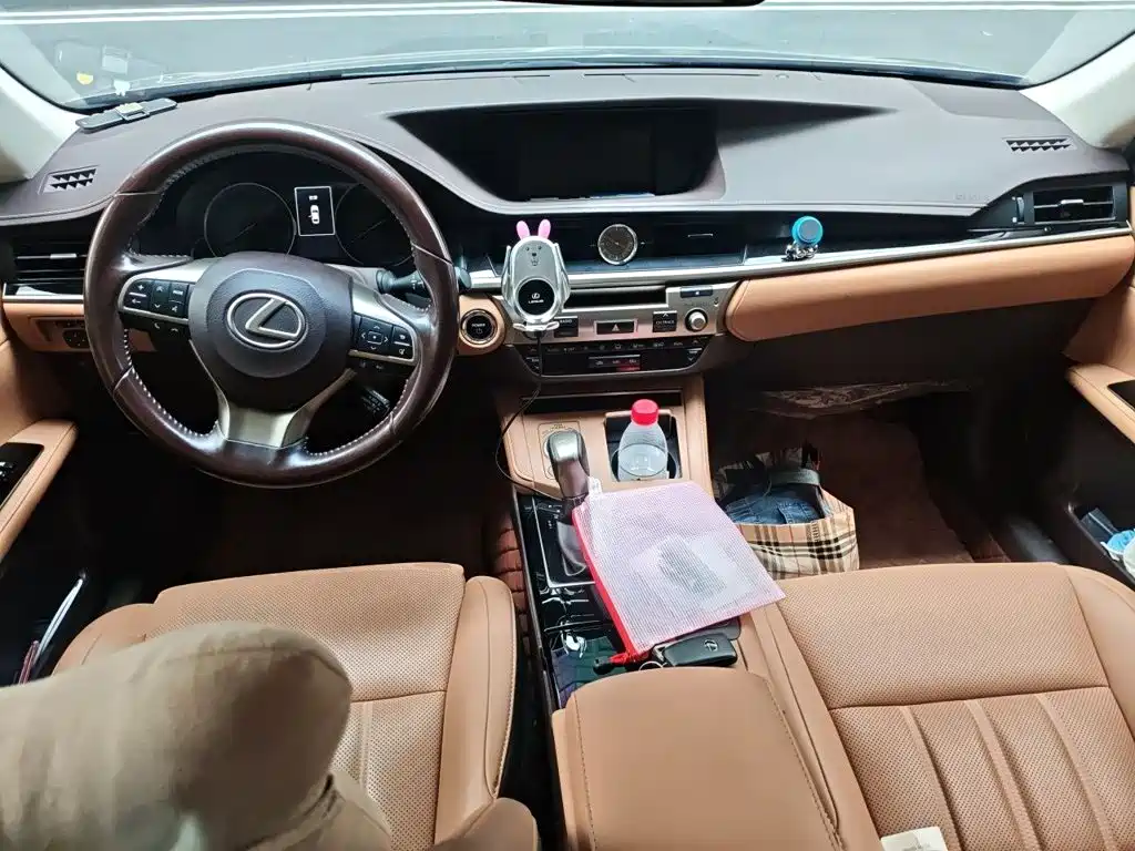 Lexus ES — миниатюра 10