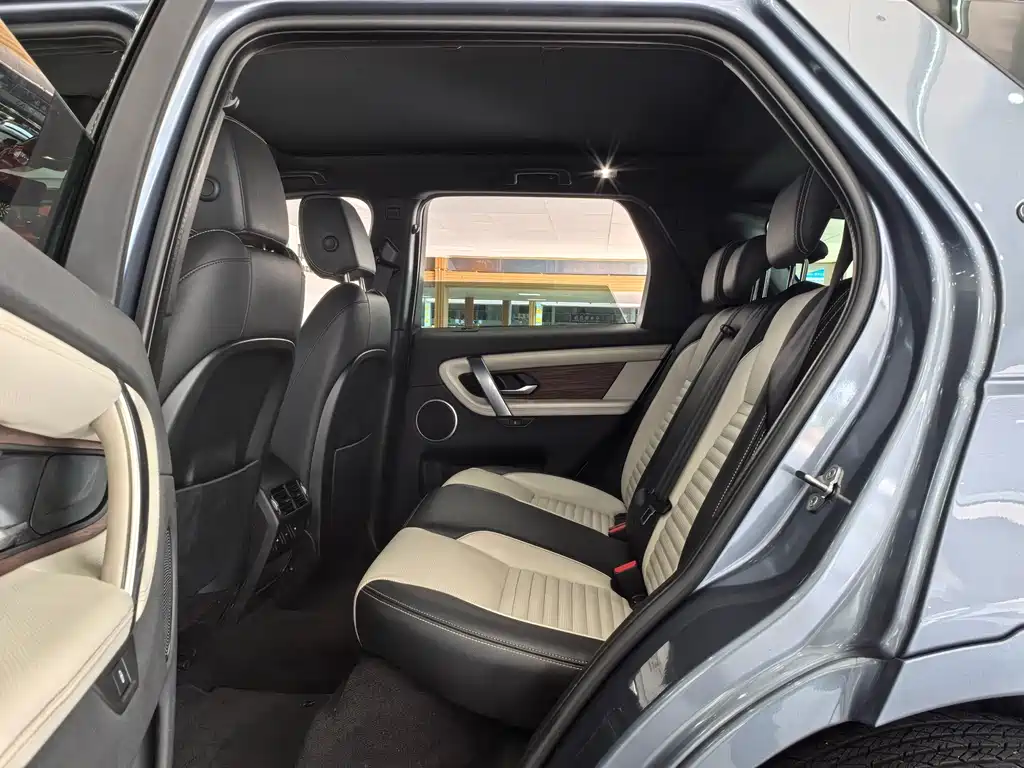 Land Rover Discovery Sport — миниатюра 9