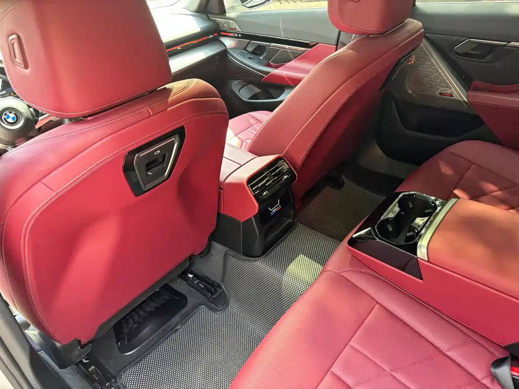BMW 5 Series — миниатюра 11
