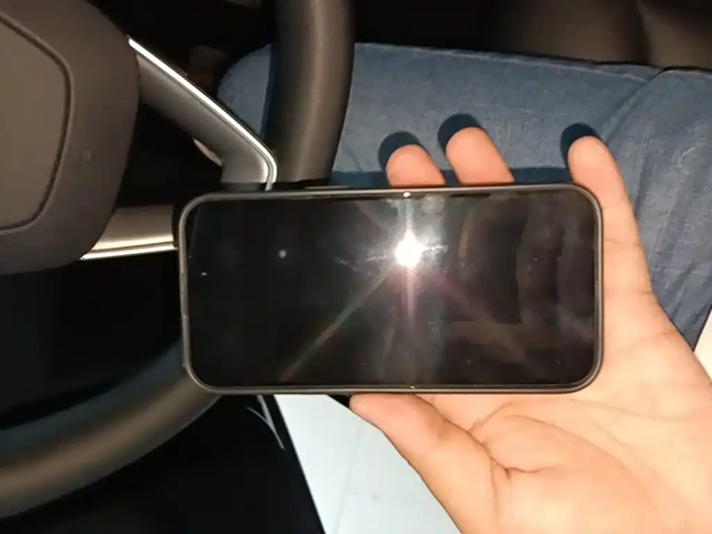 Tesla Model Y — миниатюра 9