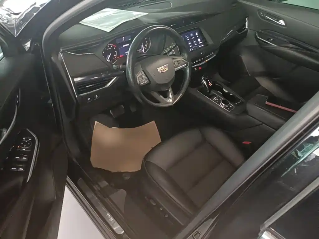 Cadillac XT4 — миниатюра 16