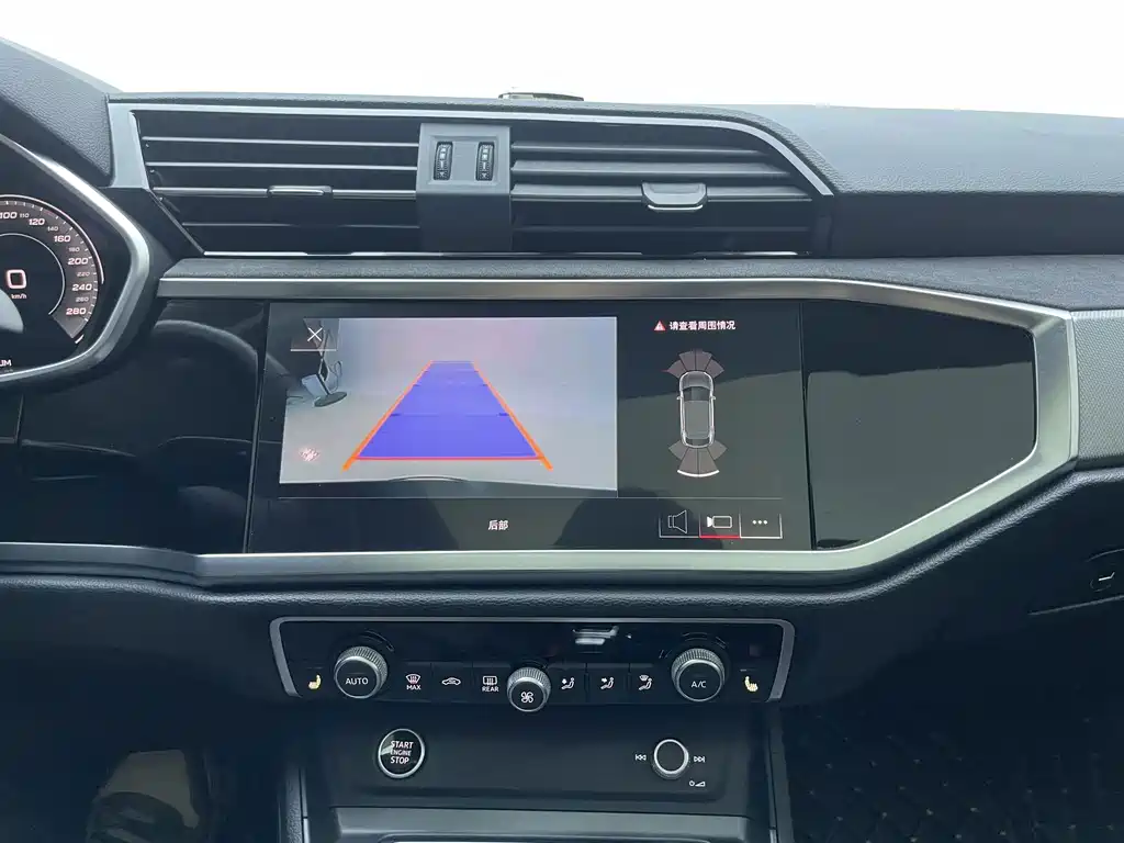 Audi Q3 Sportback — миниатюра 10