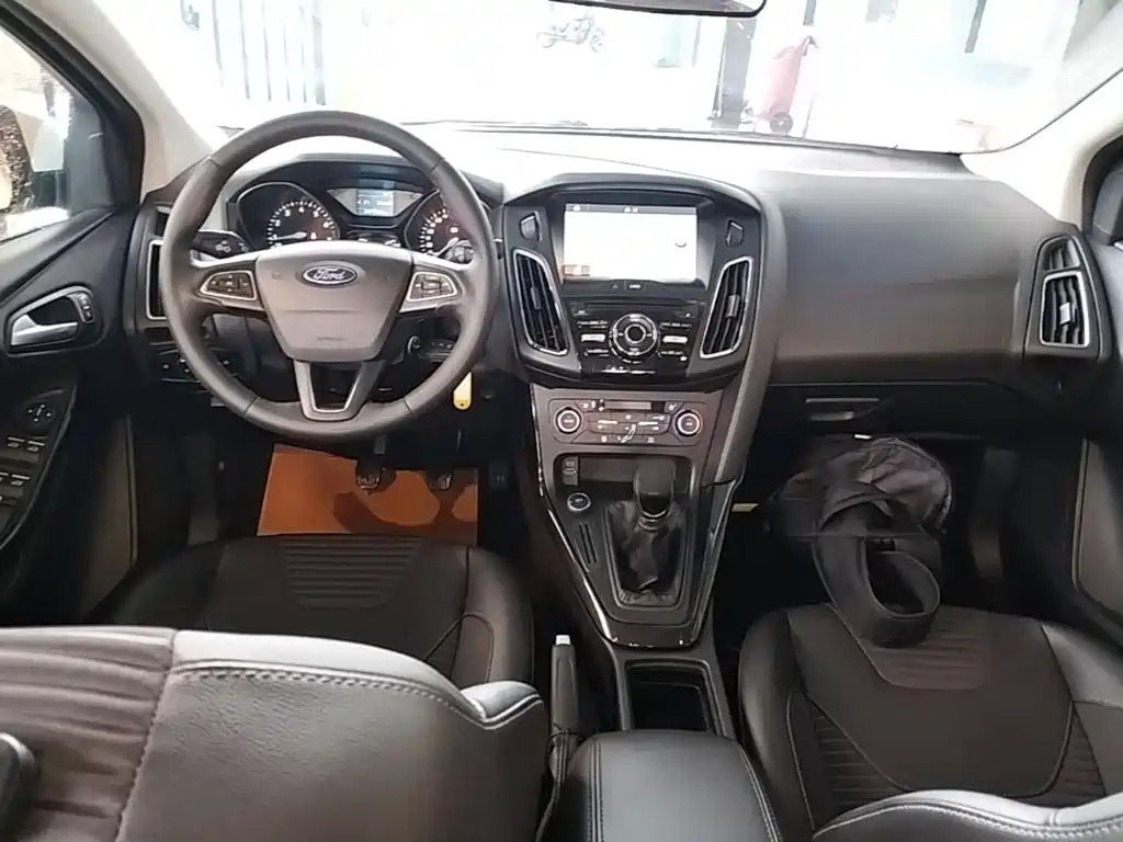Ford Focus — миниатюра 10