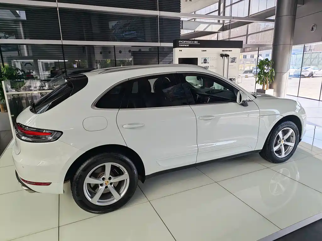 Porsche Macan — миниатюра 28