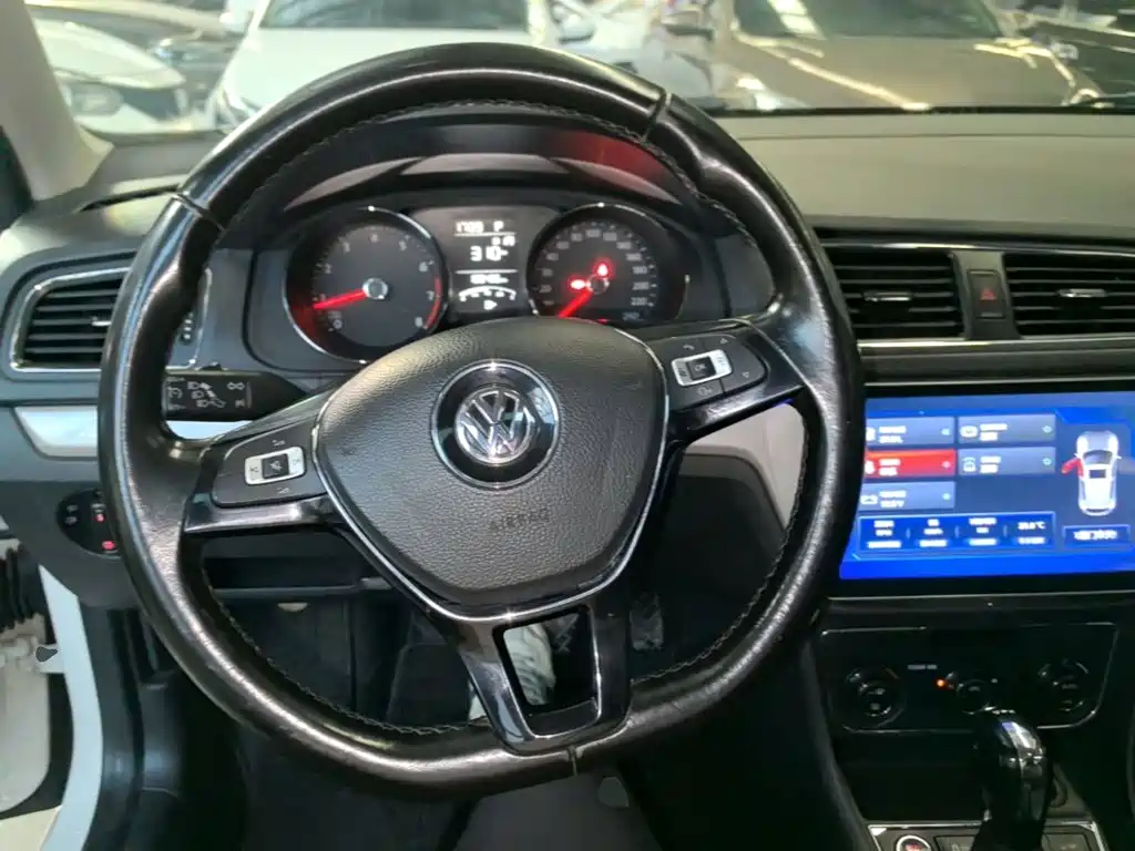 Volkswagen Lavida — миниатюра 11