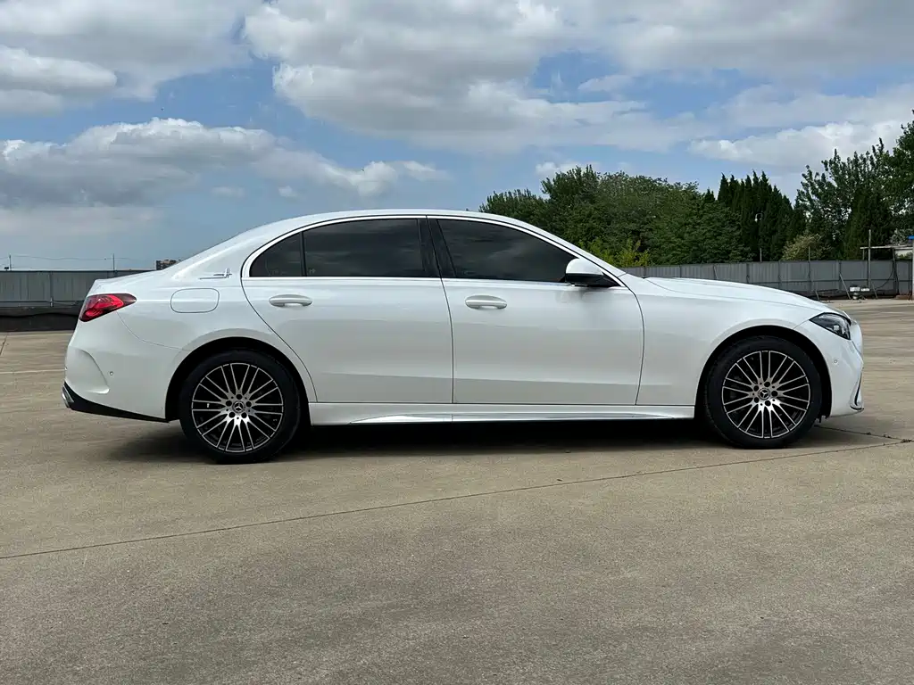 Mercedes-Benz C-Class — миниатюра 9