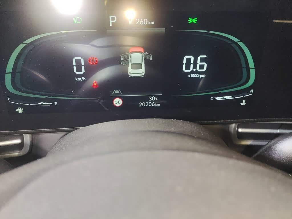 Hyundai Elantra 1.5 л 2024 г. Белый, пробег 20200 км