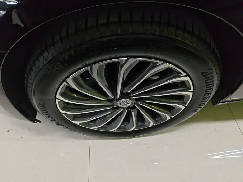 Buick LaCrosse — миниатюра 23