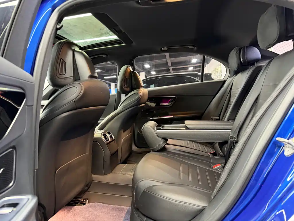 Mercedes-Benz C-Class — миниатюра 5
