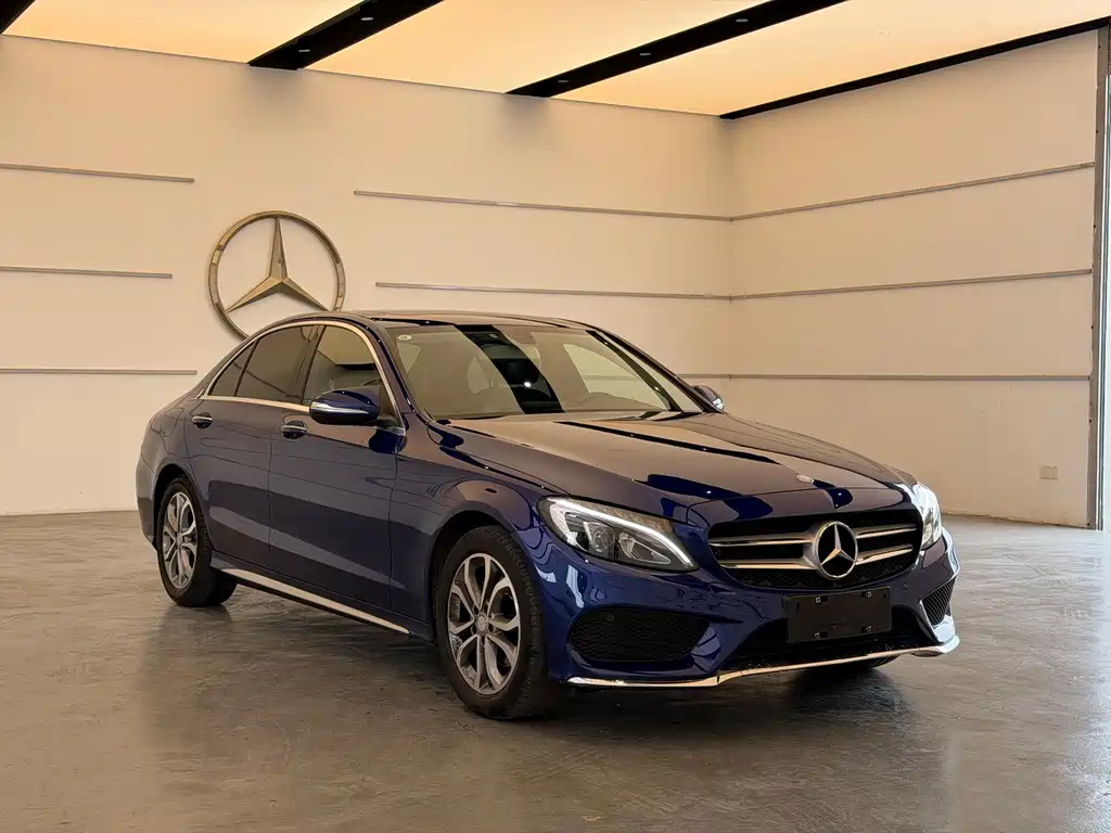 Mercedes-Benz C-Class — миниатюра 3