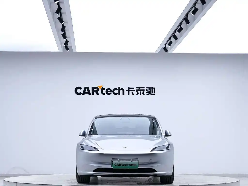 Tesla Model 3 — миниатюра 8