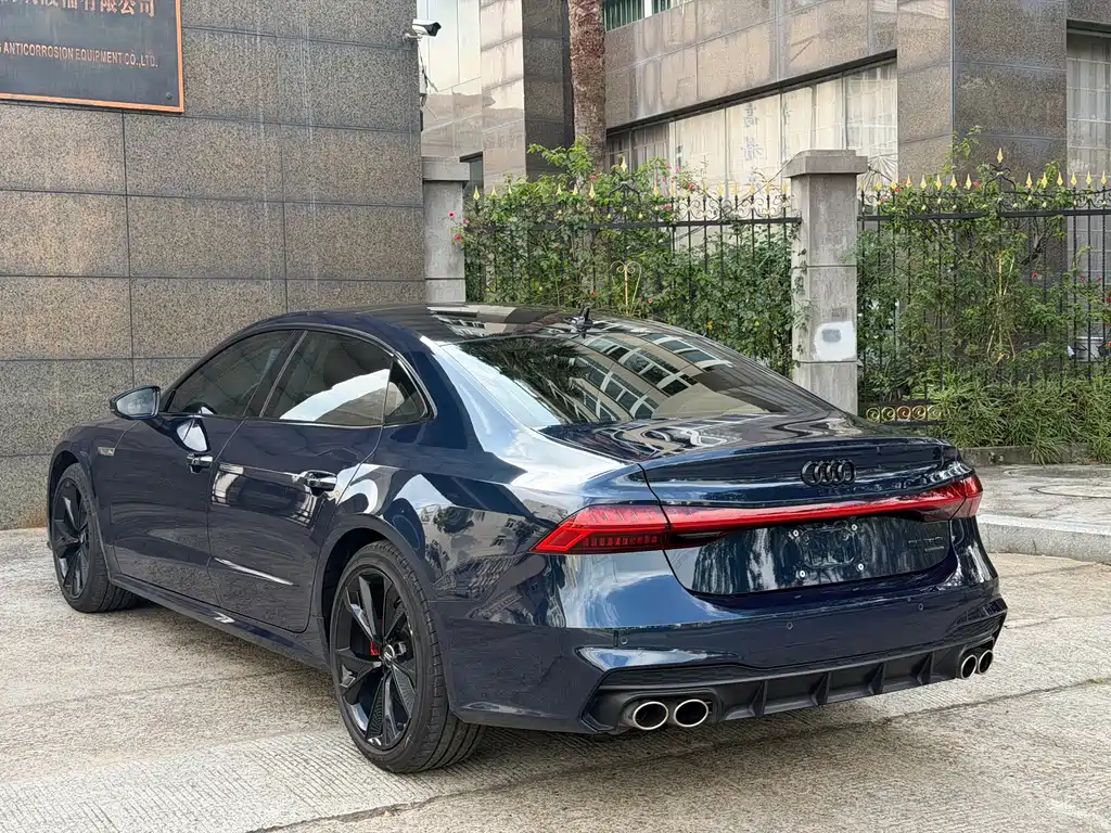 Audi A7L — миниатюра 12