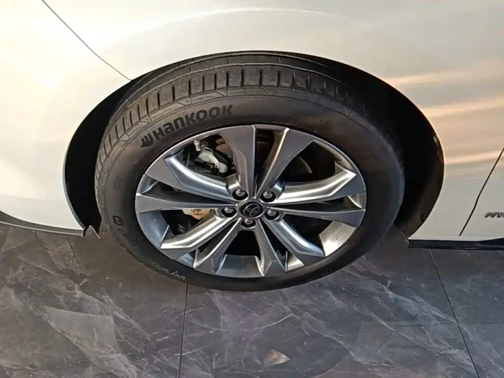 Toyota Sienna — миниатюра 23