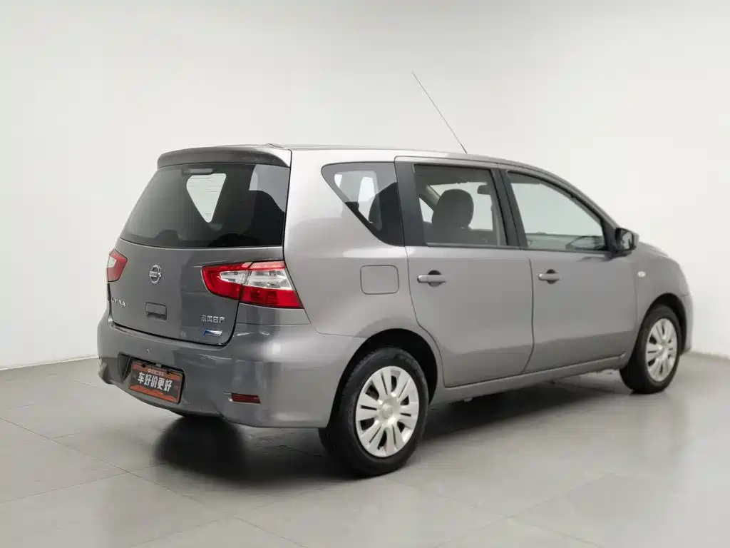 Nissan Livina — миниатюра 2