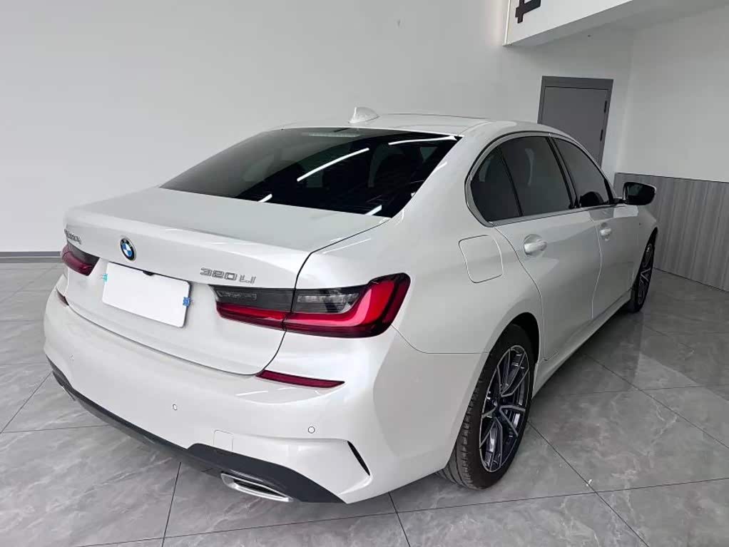BMW 3 Series 2.0 л 2022 г. Белый, пробег 32000 км
