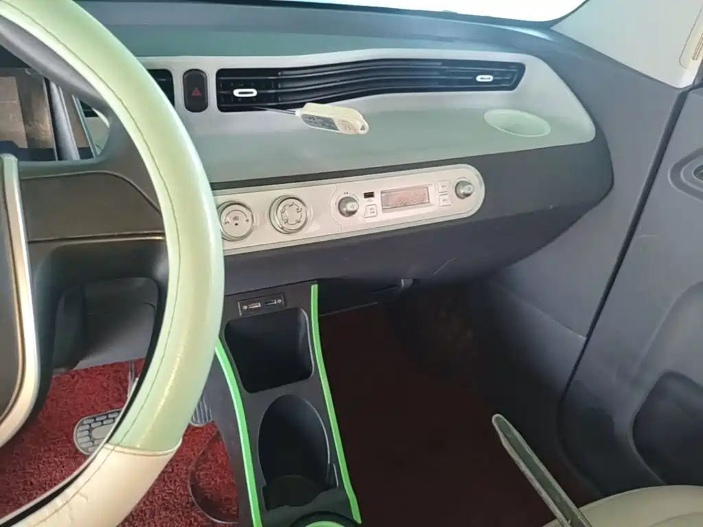 Wuling MINIEV — миниатюра 13