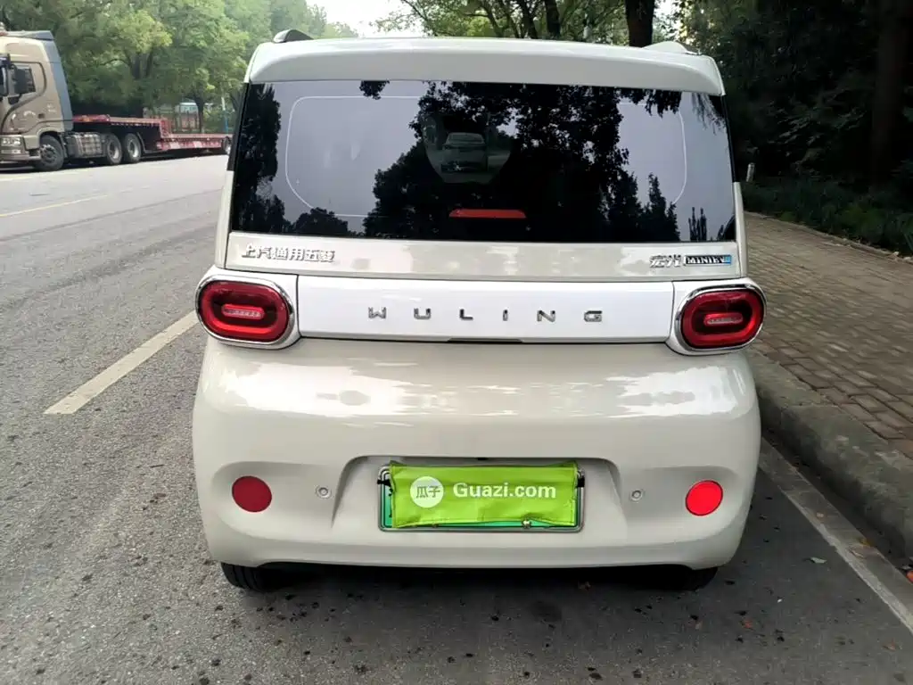 Wuling MINIEV — миниатюра 6