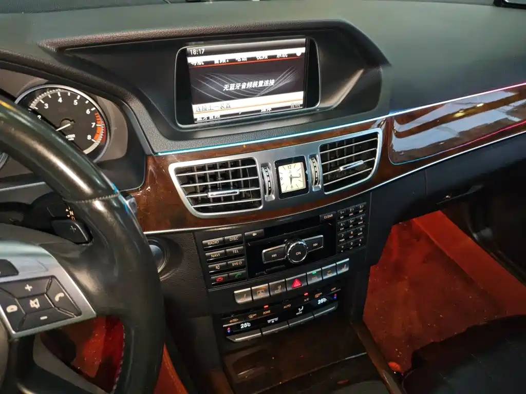 Mercedes-Benz E-Class — миниатюра 14