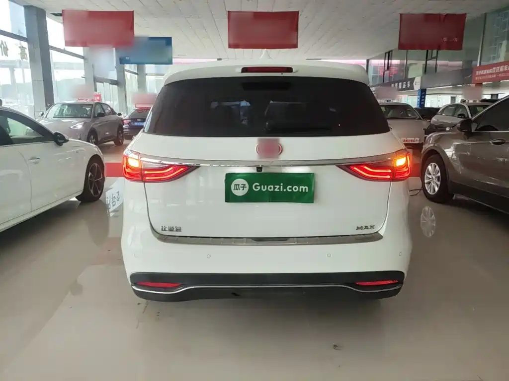 BYD MAX — миниатюра 6