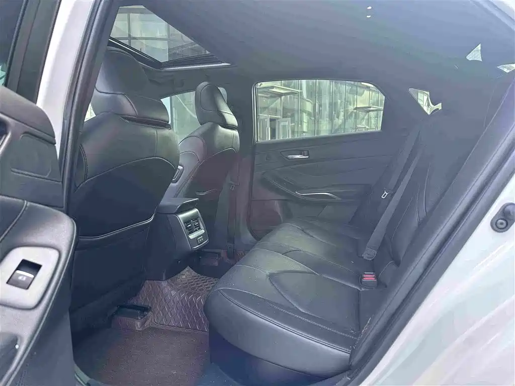 Toyota Avalon — миниатюра 6