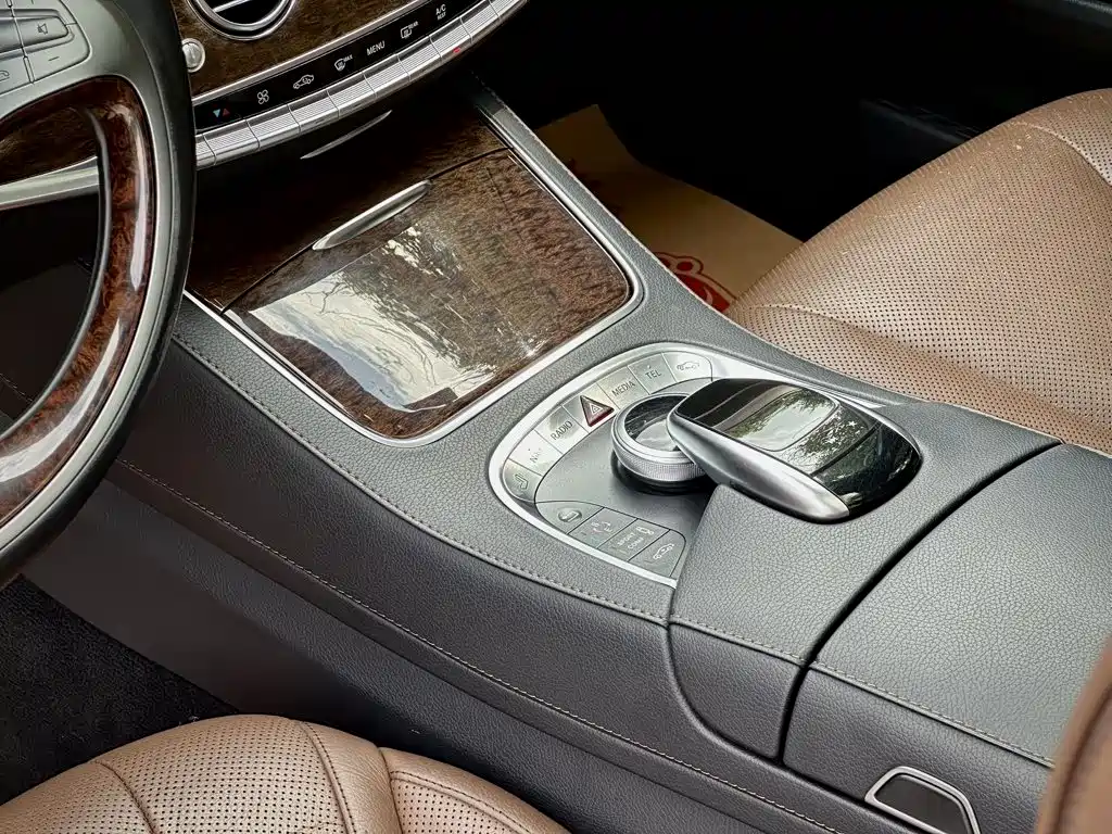Mercedes-Benz S-Class — миниатюра 12