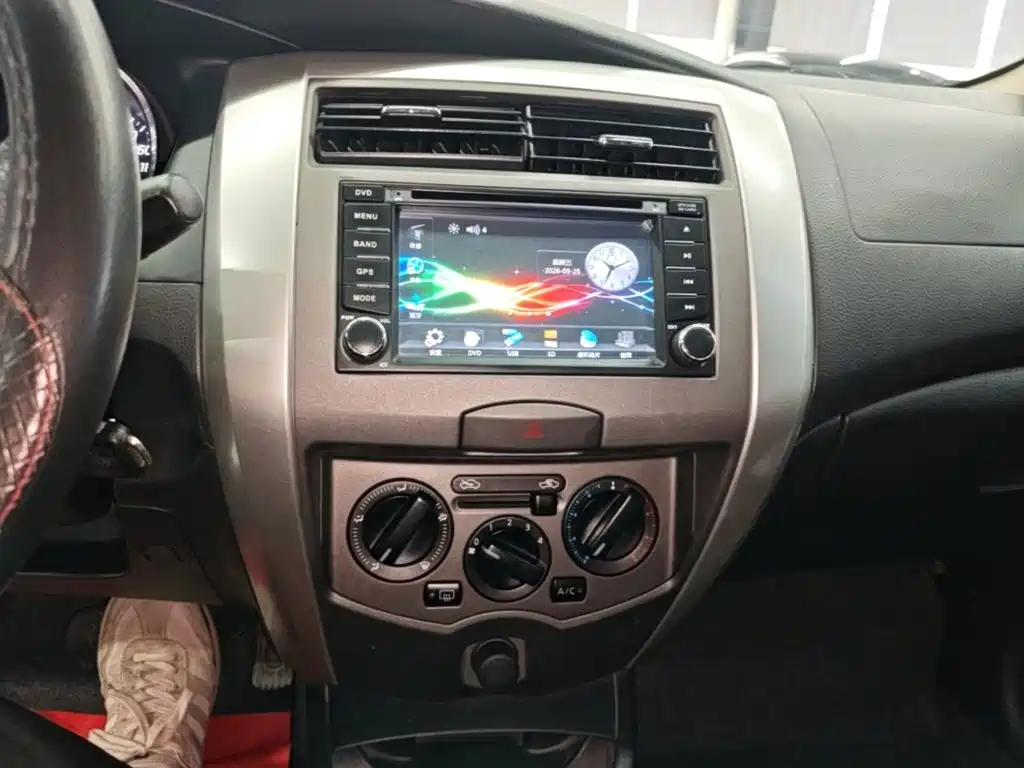 Nissan Livina — миниатюра 13