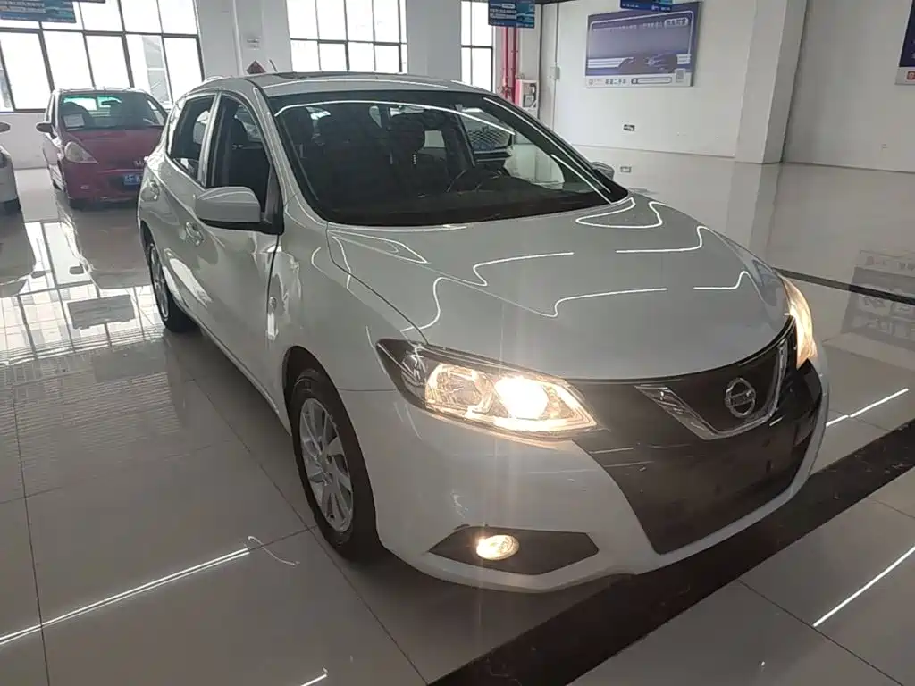 Nissan Tiida — миниатюра 4