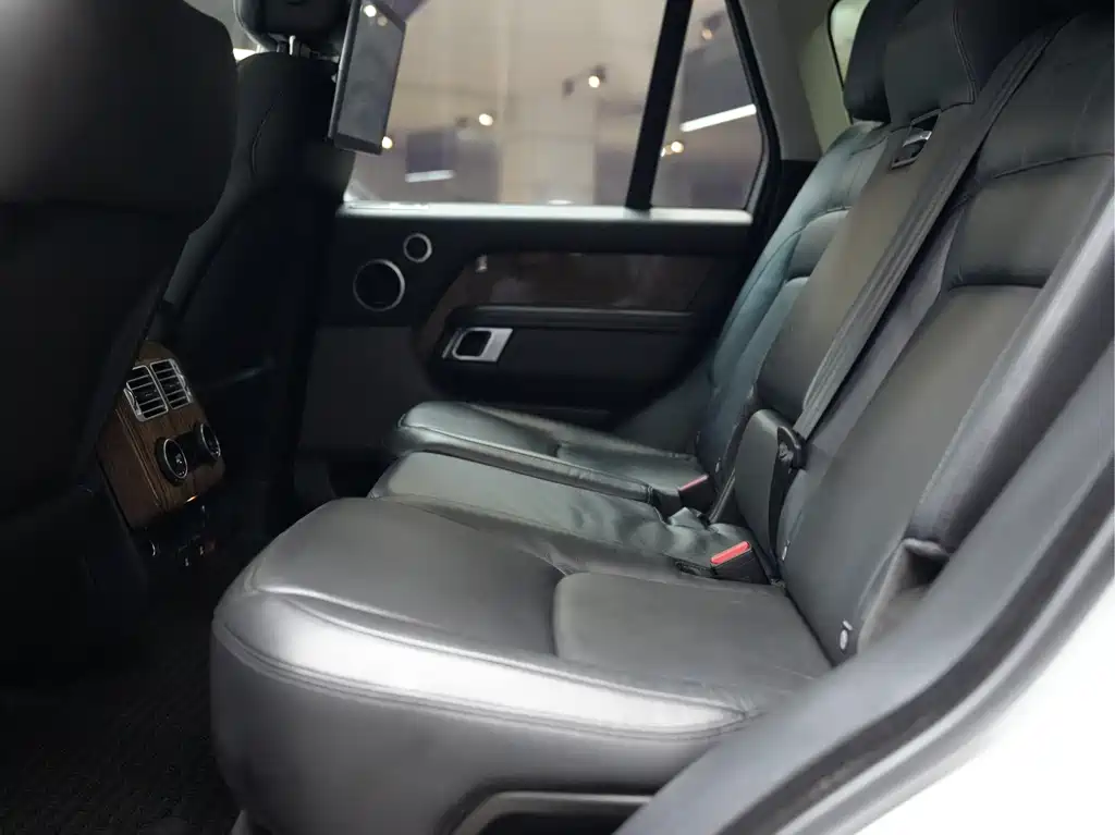 Land Rover Range Rover — миниатюра 6