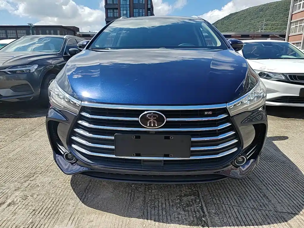 BYD MAX — миниатюра 3