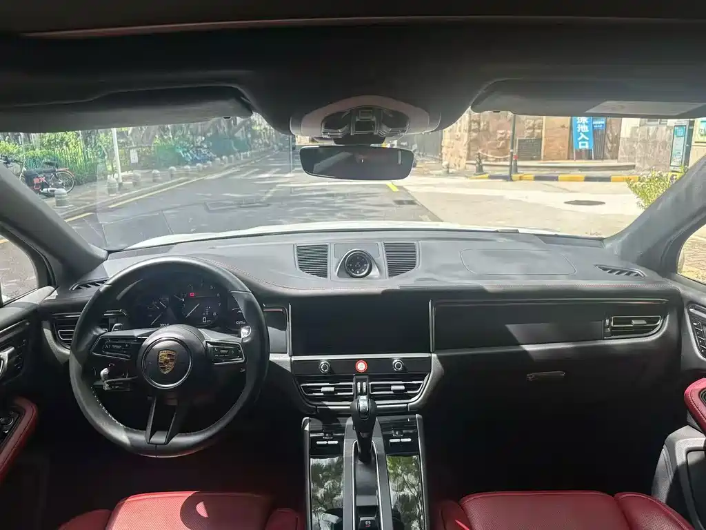 Porsche Macan — миниатюра 4