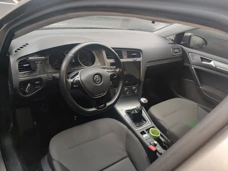 Volkswagen Golf — миниатюра 12