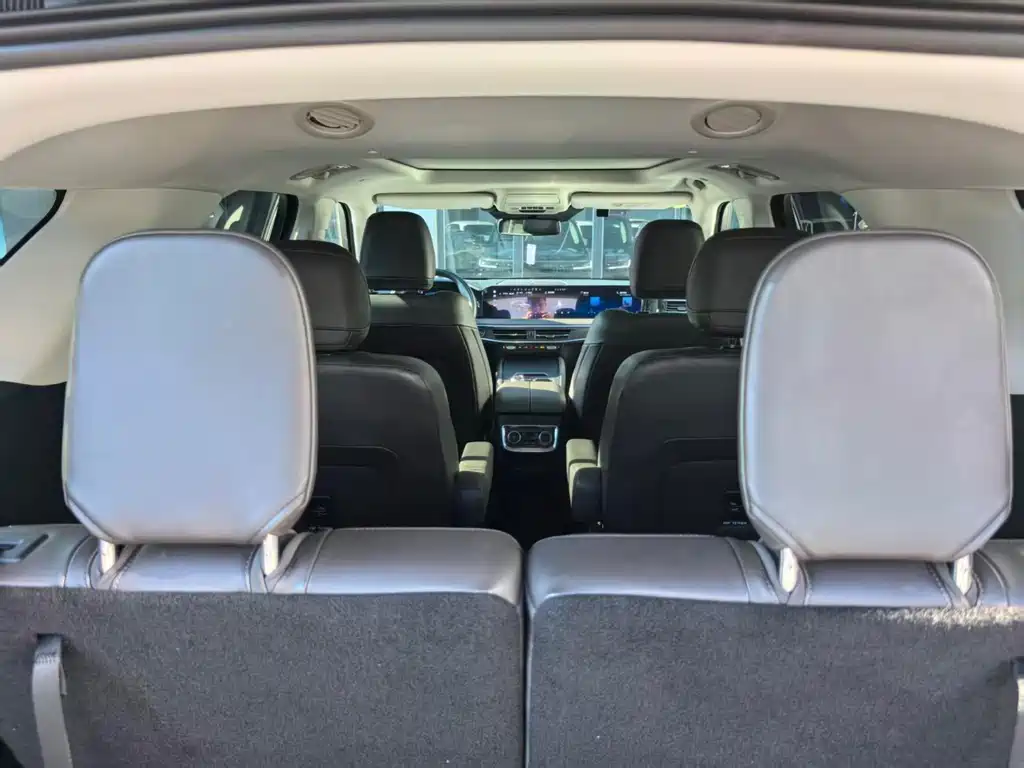 Ford Explorer — миниатюра 11