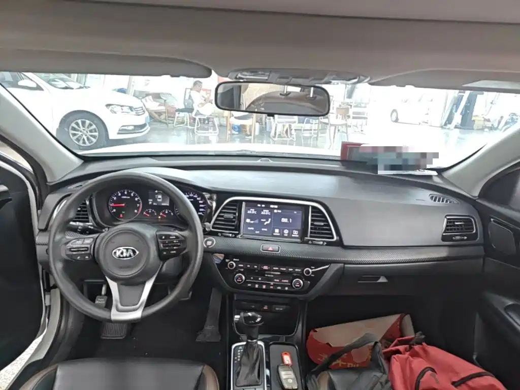 Kia K4 — миниатюра 10