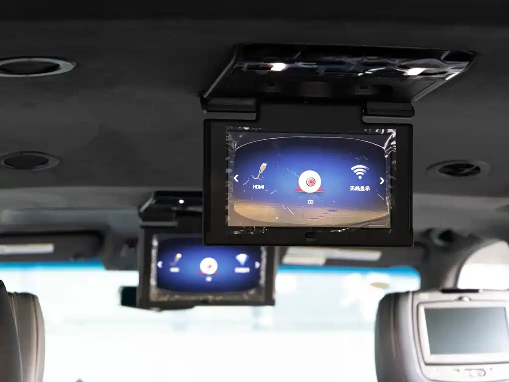Cadillac Escalade — миниатюра 17