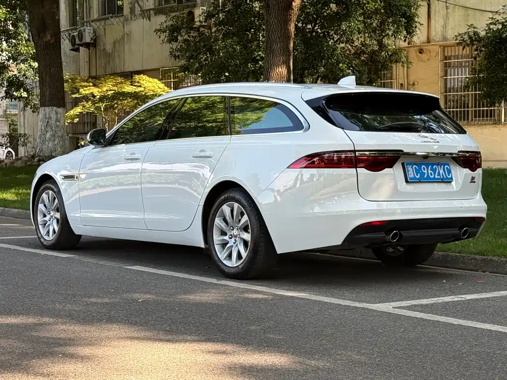 Jaguar XF 2018 XF Sportbrake 2.0T 250PS