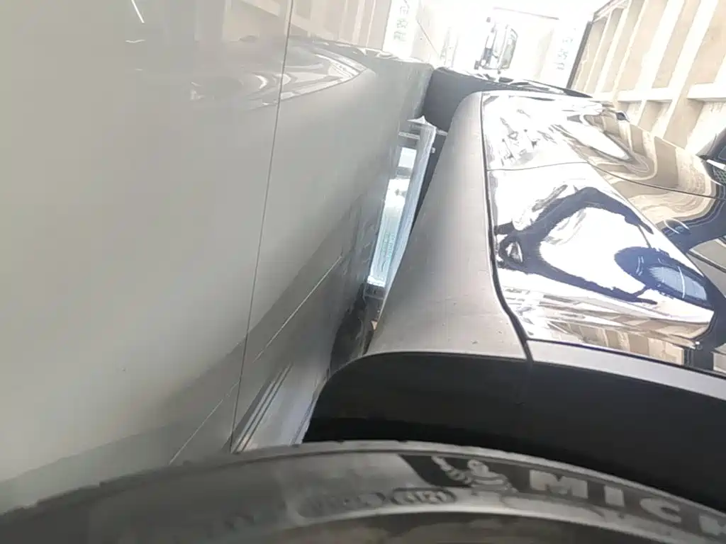 Tesla Model Y — миниатюра 22